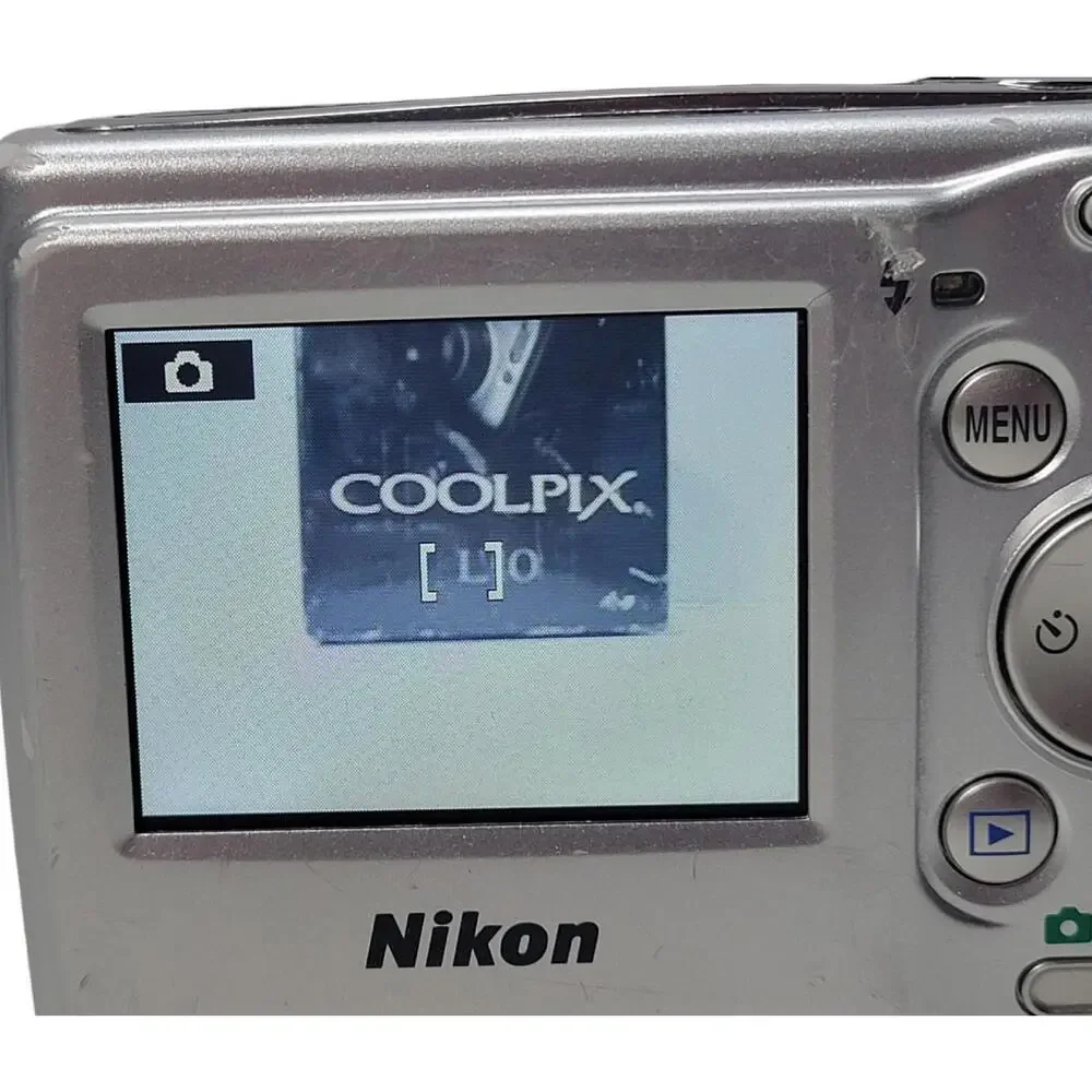 Nikon Coolpix L10 Digital Compact Camera 5.0MP Silver Complete In Box TESTED